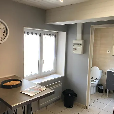Apartment Atypique Proche Theatre Place Ducale